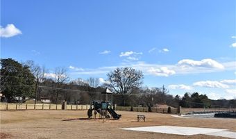 102 Graham Cir, Adairsville, GA 30103