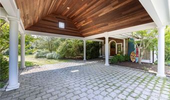 365 Boston Neck Rd, Narragansett, RI 02882