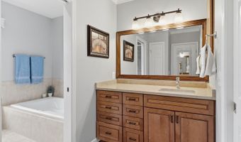 2712 KENWOOD Ave, Alexandria, VA 22302