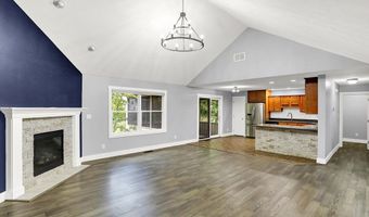 6686 Woodcrest Dr, Avon, IN 46123