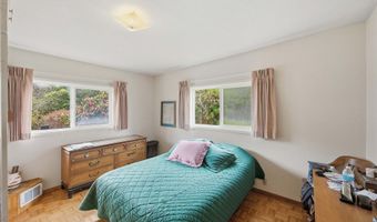 830 CHICAGO Ave, Bandon, OR 97411