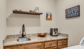 16657 Sandstone Cir, Basehor, KS 66007