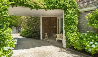 315 Ocean Ave, Newport, RI 02840