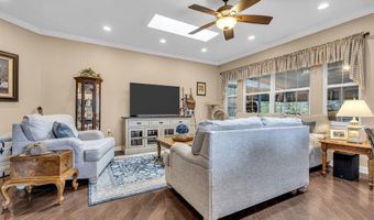 7 Woodlake Ct, Barnegat, NJ 08005