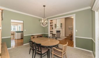 573 Castle Ridge Dr, Ballwin, MO 63021