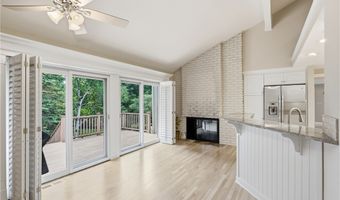 483 Concord Downs Ln, Aurora, OH 44202