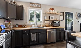 15 Fieldstone Dr, Augusta, ME 04330