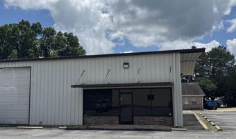 2827 Military Rd, Benton, AR 72015