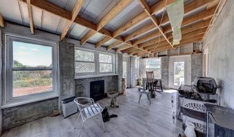 59 Wagon Rd, Alpine, TX 79830