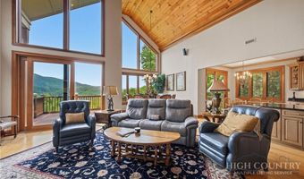 39 Crestview Ln, Banner Elk, NC 28604