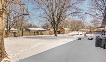 667 W Elm St, Aurora, MO 65605