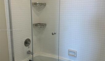 20515 E Country Club Dr 747, Aventura, FL 33180