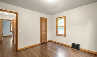 539 Brisbin St, Anoka, MN 55303