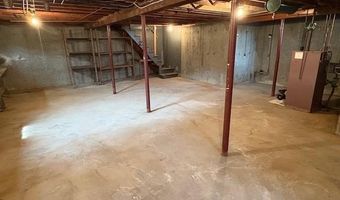 44 Valente Dr, Cranston, RI 02920