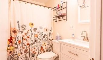 3399 Post Rd 7, Warwick, RI 02886