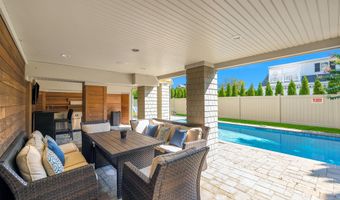 45 Strickland St, Bay Head, NJ 08742