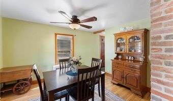 104 Knotty Oak Rd, Coventry, RI 02816
