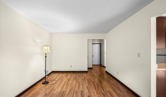 5 Woodside Dr, Albany, NY 12208