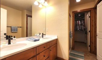 518 Medora Ave, Bismarck, ND 58503