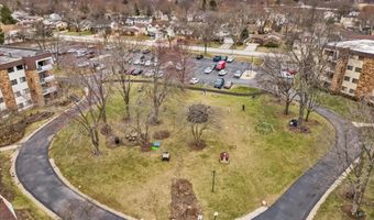 3350 N Carriageway Dr 411, Arlington Heights, IL 60004