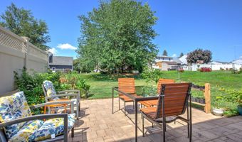 222 MILLER Rd, Akron, PA 17501