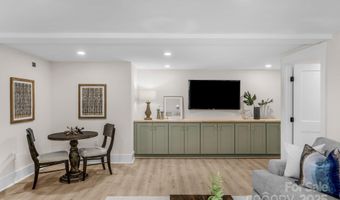 215 Wyanoke Ave, Charlotte, NC 28205