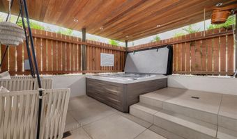 1020 SUNSET POINT Rd 213, Clearwater, FL 33755
