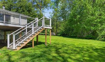 2 Spice Bush Ln, Branford, CT 06405