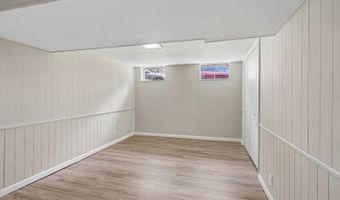 318 Algonquin Dr, Ballwin, MO 63011