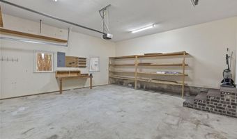 402 Chippendale Ln, Bonneau, SC 29431