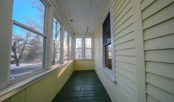 47 7th St, Bangor, ME 04401