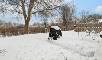 2854 Waterfront Ave, Algonquin, IL 60102