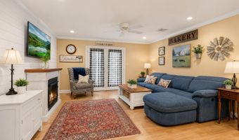 653 Neptune Ave, Beachwood, NJ 08722