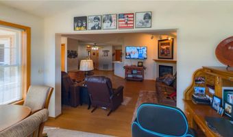 1906 Oak Tree Ln B, Austin, MN 55912