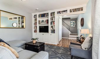 2576 Packard St, Ann Arbor, MI 48104
