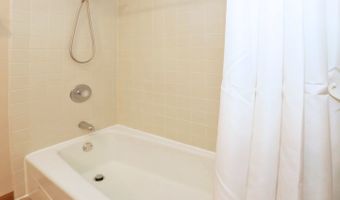 910 S Vista Dr, Algonquin, IL 60102