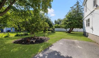 9 Cummings Rd, Newport, RI 02840