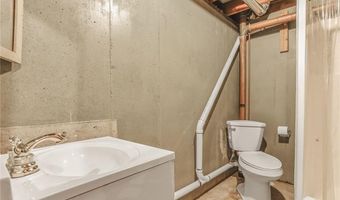 20440 147th St, Basehor, KS 66007