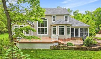 815 Centerville Trl, Aurora, OH 44202