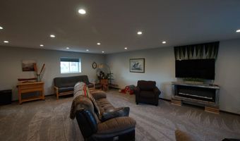1127 NE 32nd Ave, Aberdeen, SD 57401