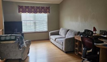 4 Woodbury Ln, Alexandria, KY 41001