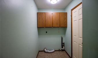 610 Deep Woods Dr, Aurora, OH 44202