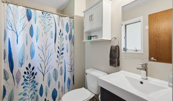 2025 W HARVEST Dr, Appleton, WI 54914
