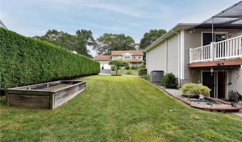 17 Middle St, North Providence, RI 02911