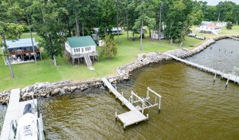201 Hickory Point Dr, Aurora, NC 27806
