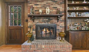 66 Loftus Cir, Bridgeport, CT 06606
