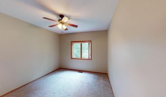 1802 Crystal Dr, Albert Lea, MN 56007