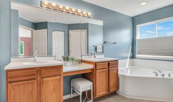 700 Needlegrass Pkwy, Antioch, IL 60002