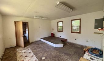 8384 N Broadway, Apple River, IL 61001