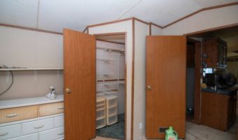 941 E Clayton Rd, Alderson, WV 24910